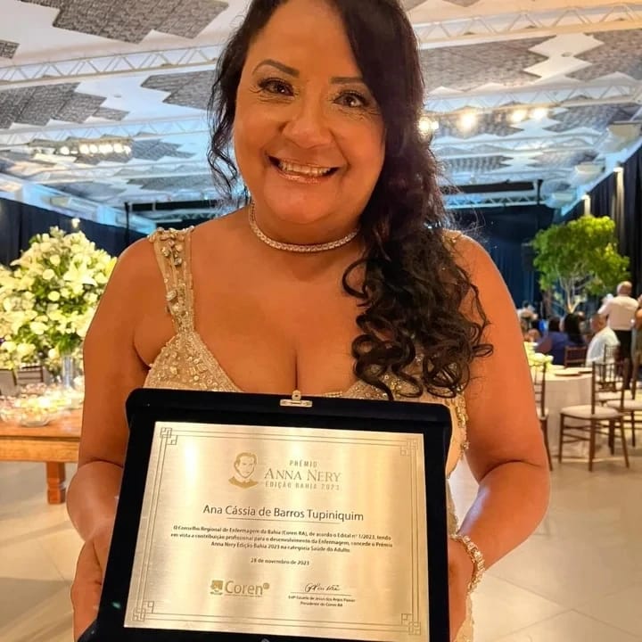 Prêmio Anna Nery: Ana Cássia de Barros Tupiniquim, Enfermeira do ICOM, é uma das homenageadas